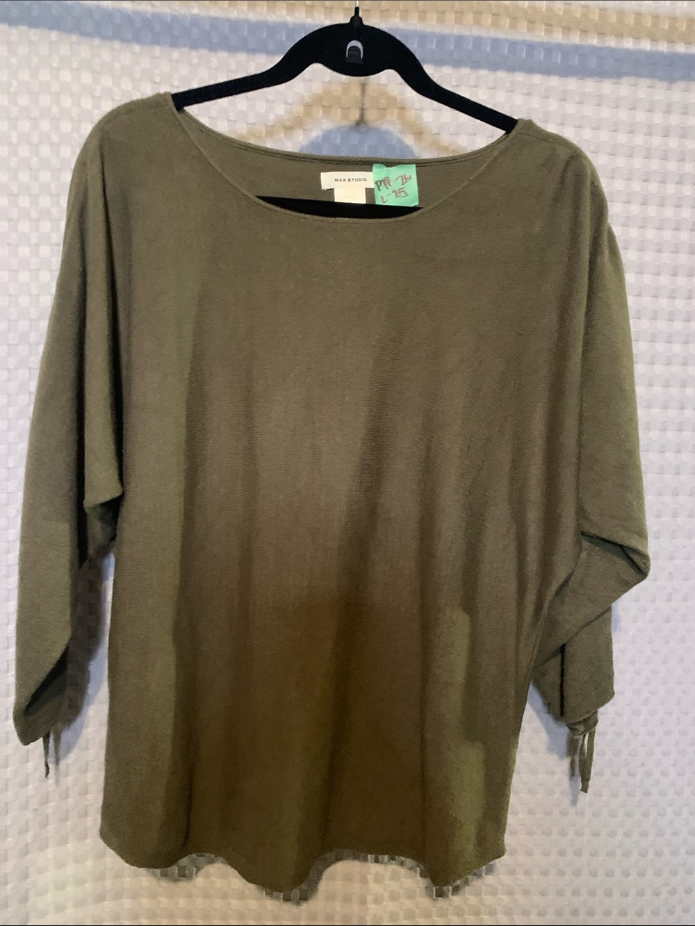 🍄Max studio Olive Green Long Sleeve Boatneck Top with Dolman Sleeves